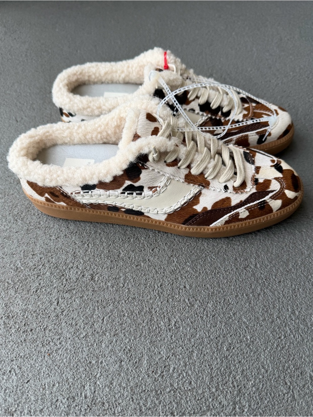 Dolce Vita Notice Slide Plush Slip On Sneakers Sz 8 Cow Hair Retro NWOB - Picture 2 of 8